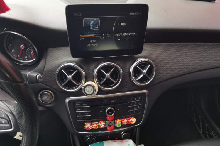 Used Mercedes-Benz GLA 2017 GLA 200 Sport Edition Audio And AC Panel