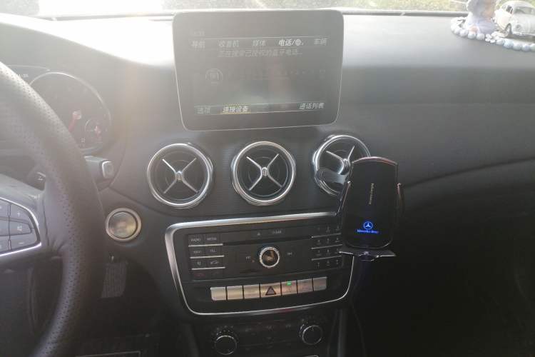 Used Mercedes-Benz GLA 2017 GLA 200 Sport Edition Audio And AC Panel