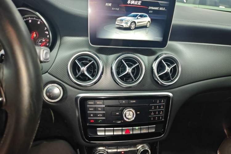 Used Mercedes-Benz GLA 2017 GLA 200 Fashion Model Audio And AC Panel