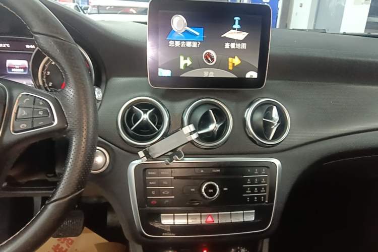Used Mercedes-Benz GLA 2017 GLA 200 Fashion Model Audio And AC Panel