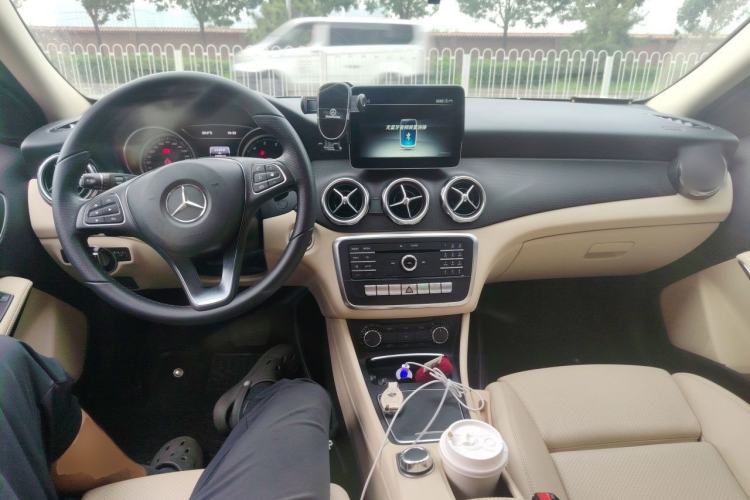 Used Mercedes-Benz GLA 2017 GLA 200 Sport Edition Center Console