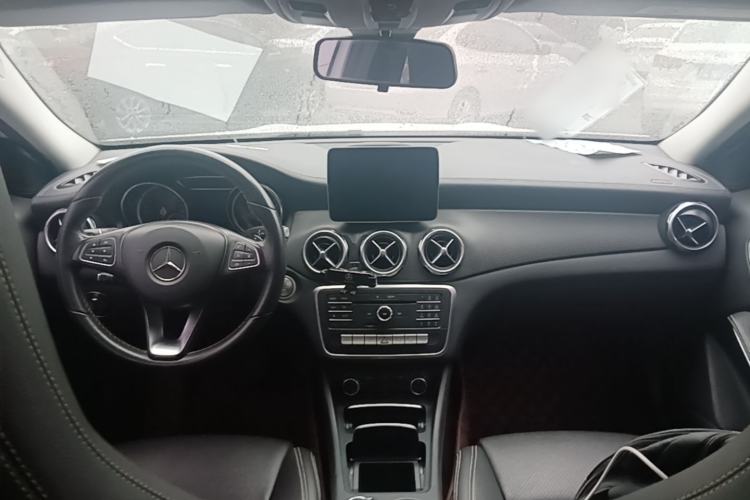 Used Mercedes-Benz GLA 2017 GLA 200 Fashion Model Center Console