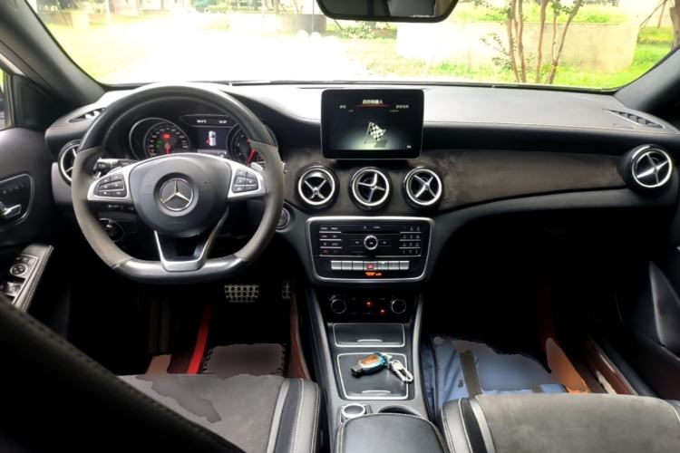 Used Mercedes-Benz GLA 2017 GLA 200 Fashion Model Center Console