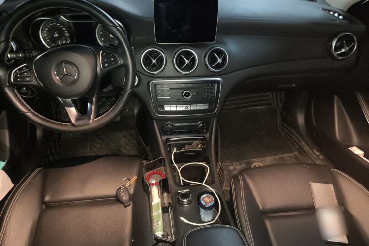 Used Mercedes-Benz GLA 2017 GLA 200 Fashion Model Center Console