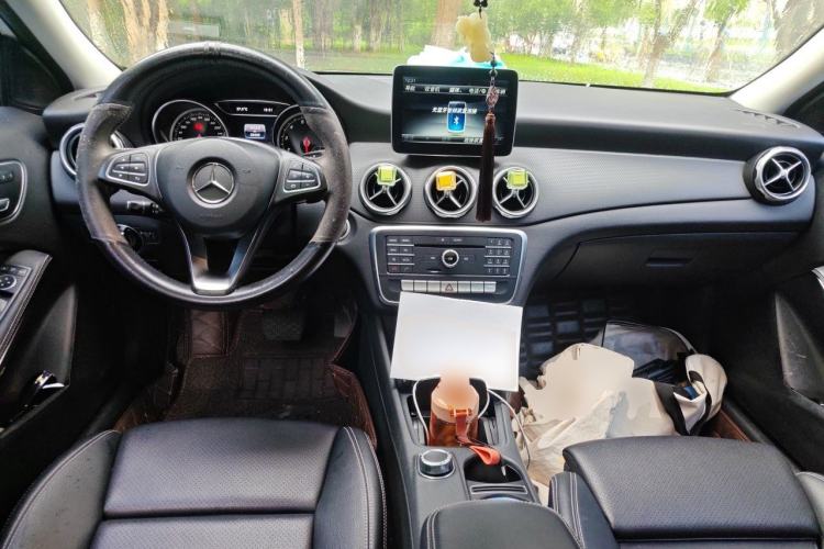 Used Mercedes-Benz GLA 2017 GLA 200 Fashion Model Center Console