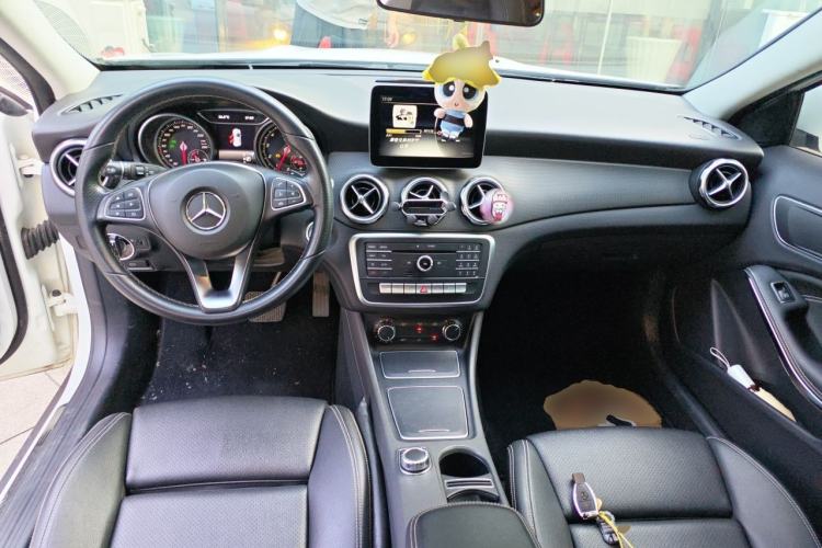 Used Mercedes-Benz GLA 2017 GLA 200 Sport Edition Center Console