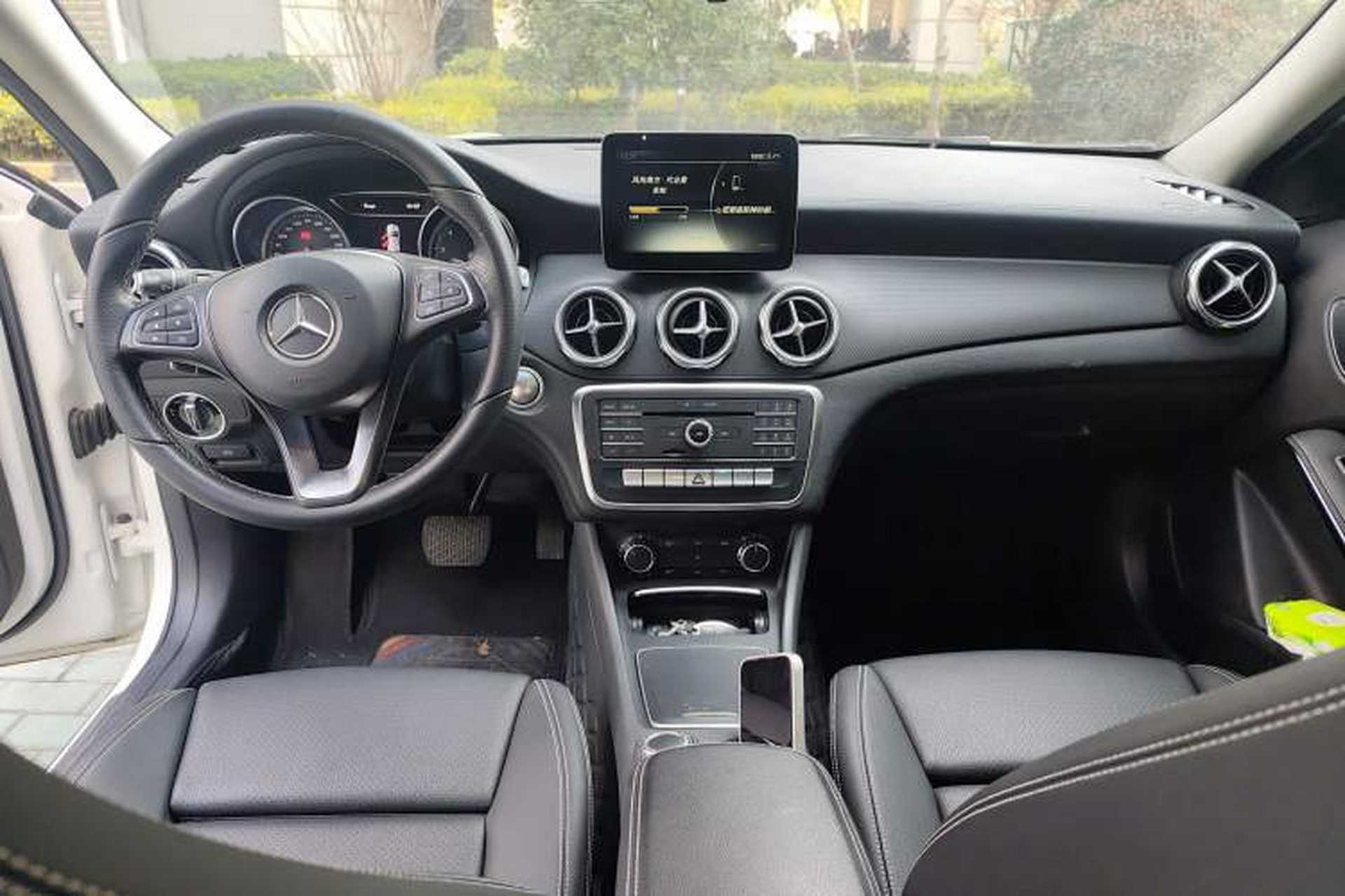 Used Mercedes-Benz GLA 2017 GLA 200 Fashion Model Center Console