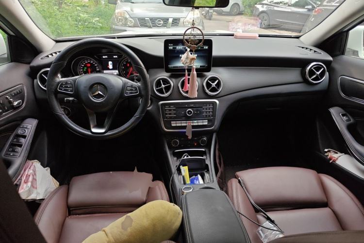 Used Mercedes-Benz GLA 2017 GLA 200 Sport Edition Center Console