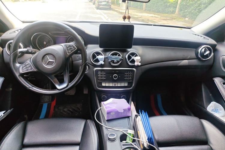 Used Mercedes-Benz GLA 2017 GLA 200 Fashion Model Center Console