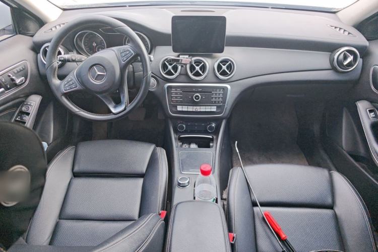 Used Mercedes-Benz GLA 2017 GLA 200 Fashion Model Center Console