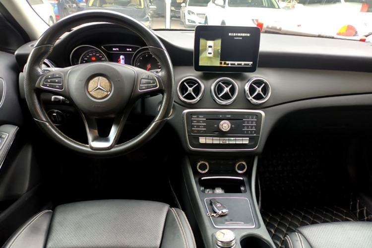 Used Mercedes-Benz GLA 2017 GLA 200 Sport Edition Center Console