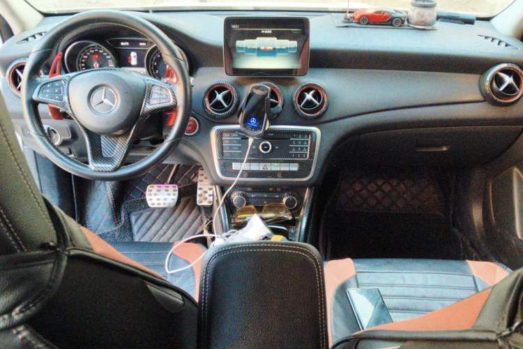 Used Mercedes-Benz GLA 2017 GLA 200 Fashion Model Center Console