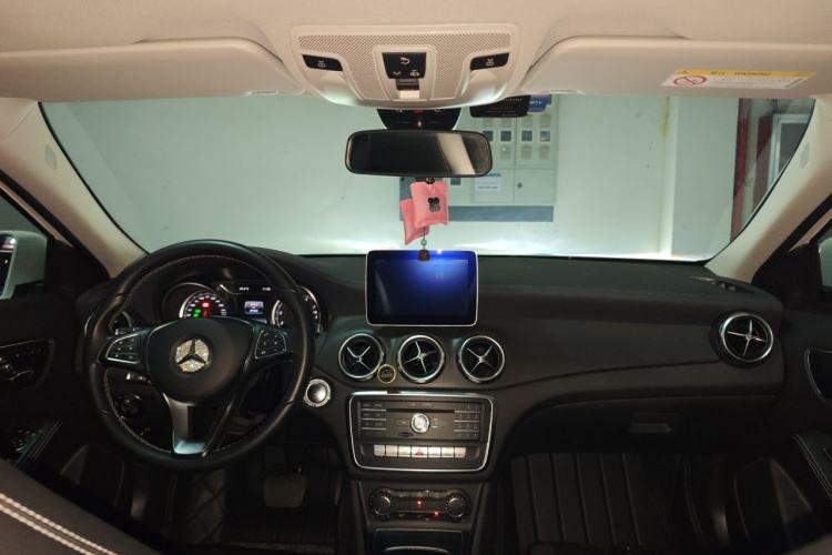 Used Mercedes-Benz GLA 2017 GLA 200 Fashion Model Center Console