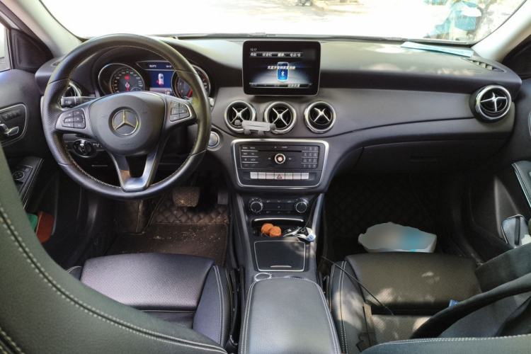 Used Mercedes-Benz GLA 2017 GLA 200 Sport Edition Center Console