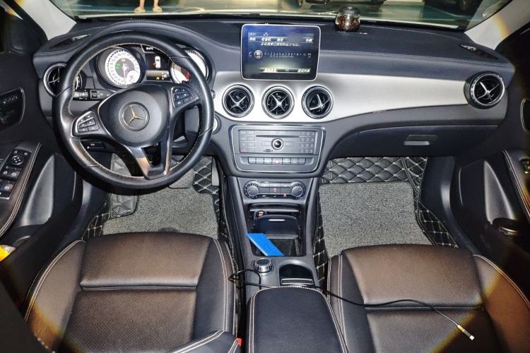 Used Mercedes-Benz GLA 2017 GLA 200 Sport Edition Center Console