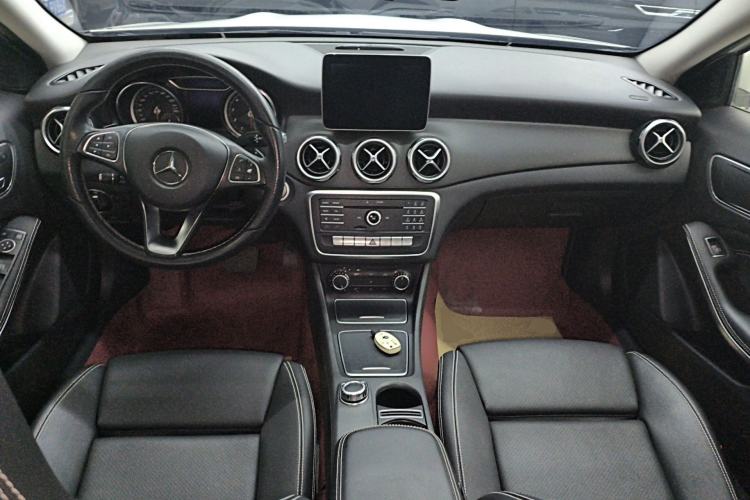 Used Mercedes-Benz GLA 2017 GLA 200 Sport Edition Center Console