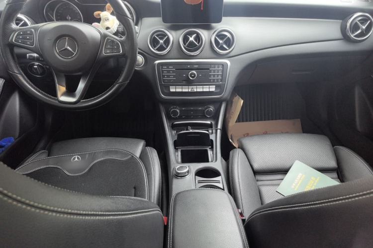 Used Mercedes-Benz GLA 2017 GLA 200 Sport Edition Center Console