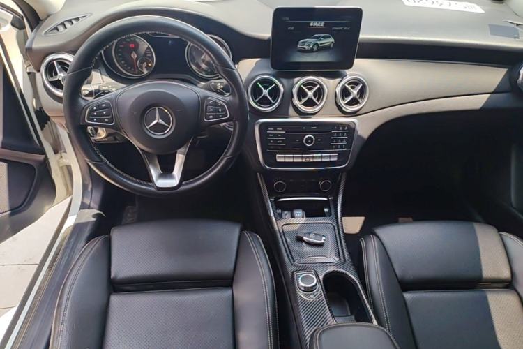 Used Mercedes-Benz GLA 2017 GLA 200 Sport Edition Center Console