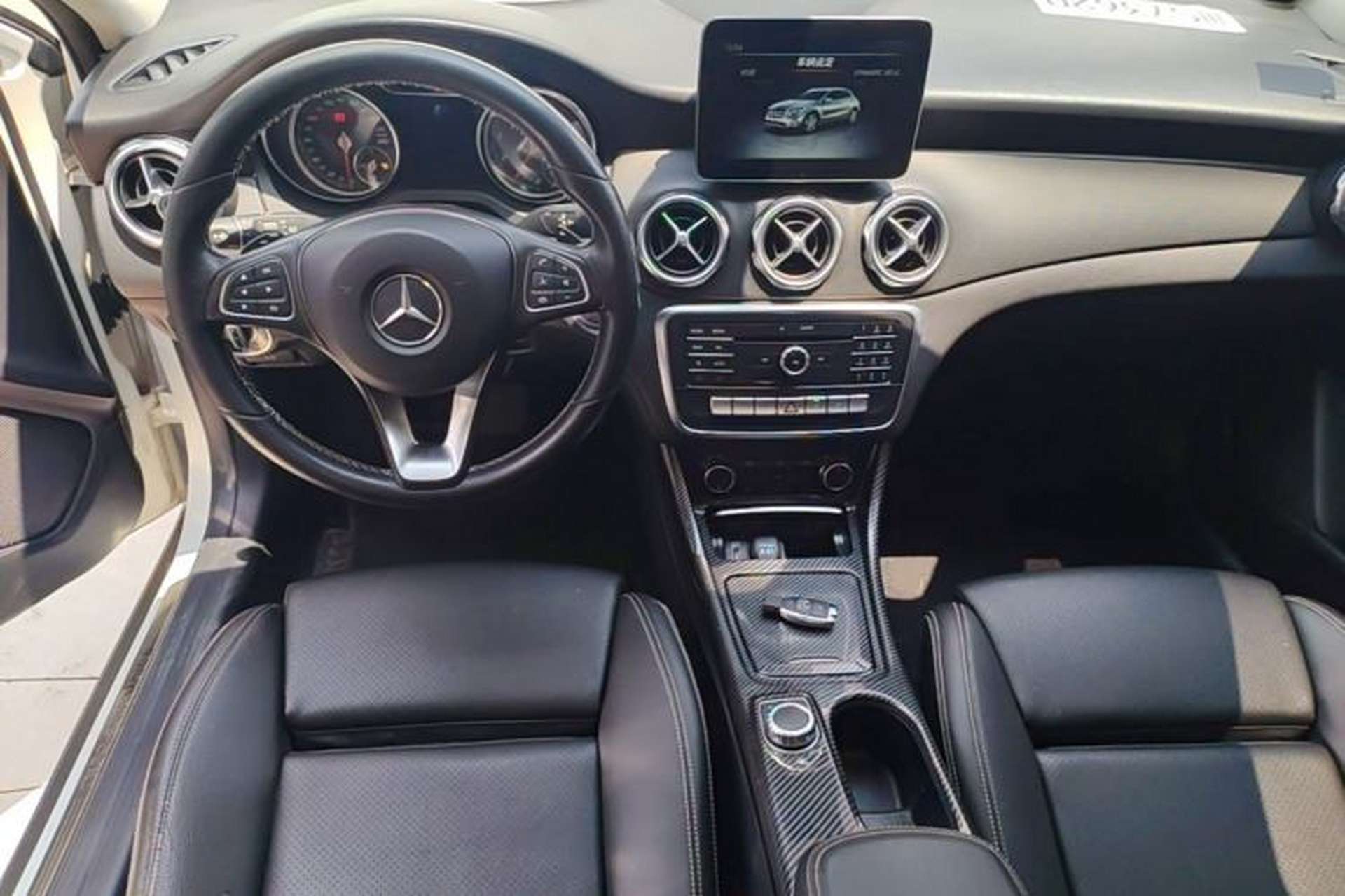 Used Mercedes-Benz GLA 2017 GLA 200 Sport Edition Center Console