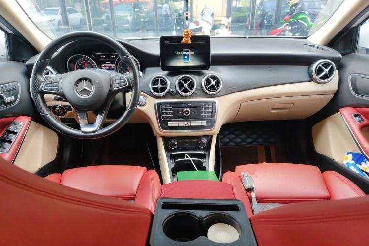 Used Mercedes-Benz GLA 2017 GLA 200 Sport Edition Center Console
