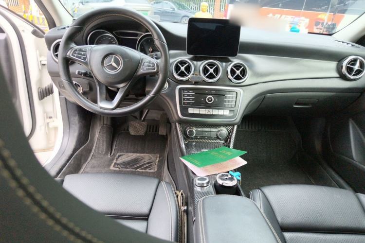 Used Mercedes-Benz GLA 2017 GLA 200 Fashion Model Center Console