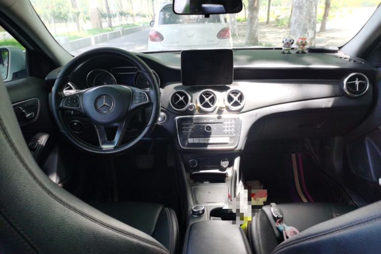 Used Mercedes-Benz GLA 2017 GLA 200 Sport Edition Center Console