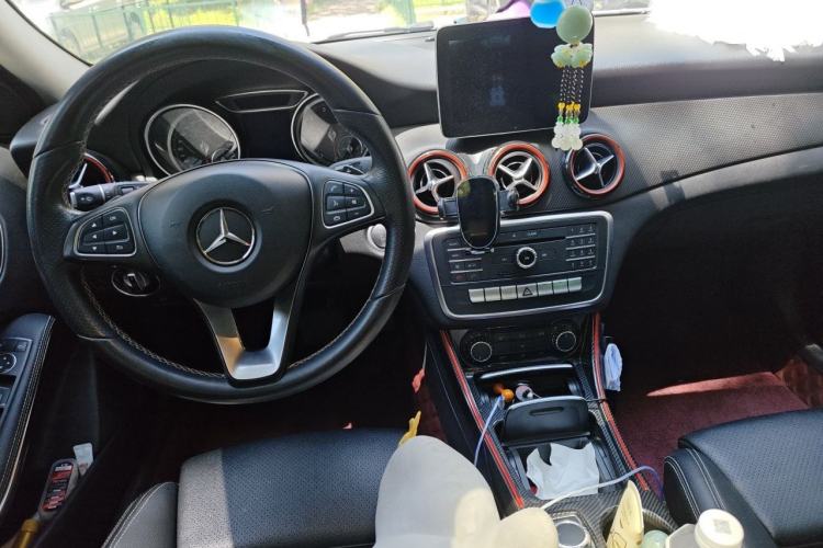 Used Mercedes-Benz GLA 2017 GLA 200 Sport Edition Center Console