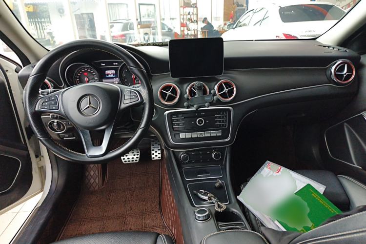 Used Mercedes-Benz GLA 2017 GLA 200 Sport Edition Center Console