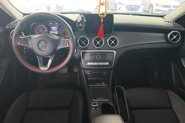Used Mercedes-Benz GLA 2017 GLA 200 Fashion Model Center Console