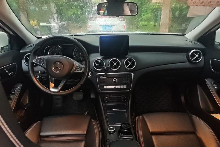 Used Mercedes-Benz GLA 2017 GLA 200 Sport Edition Center Console