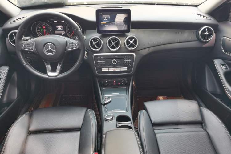 Used Mercedes-Benz GLA 2017 GLA 200 Sport Edition Center Console