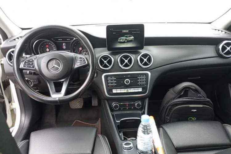 Used Mercedes-Benz GLA 2017 GLA 200 Sport Edition Center Console