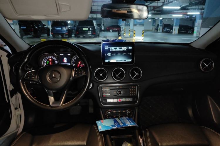 Used Mercedes-Benz GLA 2017 GLA 200 Fashion Model Center Console