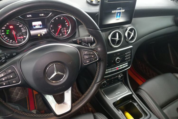 Used Mercedes-Benz GLA 2017 GLA 200 Fashion Model Center Console