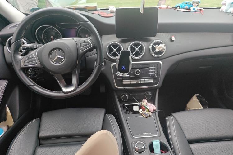 Used Mercedes-Benz GLA 2017 GLA 200 Sport Edition Center Console