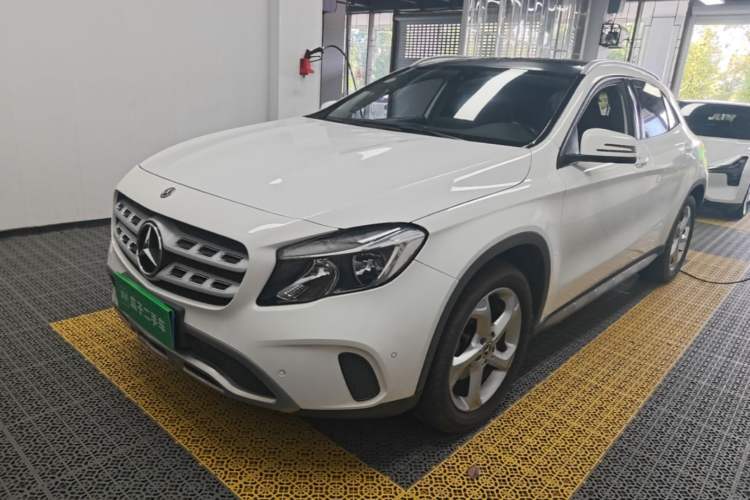 Used Mercedes-Benz GLA 2017 GLA 200 Sport Edition Guazi used car, China used car export, Used car for sale, Used  cars, Cheapest cars for sale