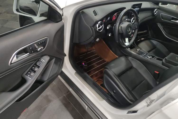 Used Mercedes-Benz GLA 2017 GLA 200 Fashion Model Driver Seat