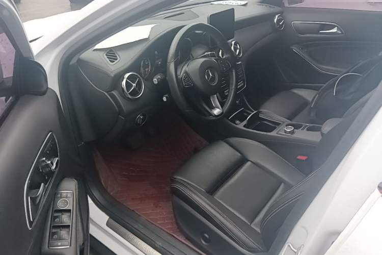 Used Mercedes-Benz GLA 2017 GLA 200 Fashion Model Driver Seat