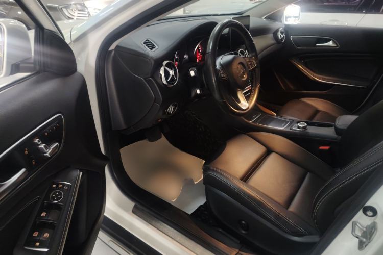 Used Mercedes-Benz GLA 2017 GLA 200 Fashion Model Driver Seat