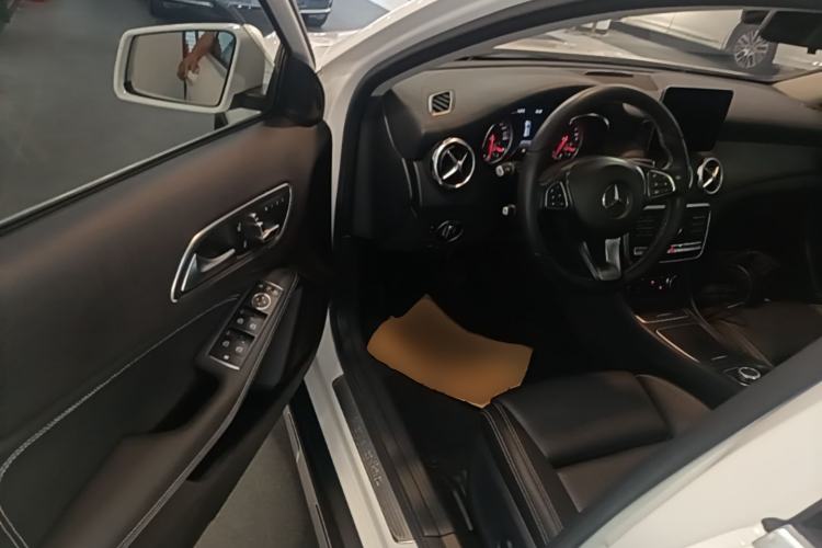 Used Mercedes-Benz GLA 2017 GLA 220 4MATIC Fashion Model Driver Seat