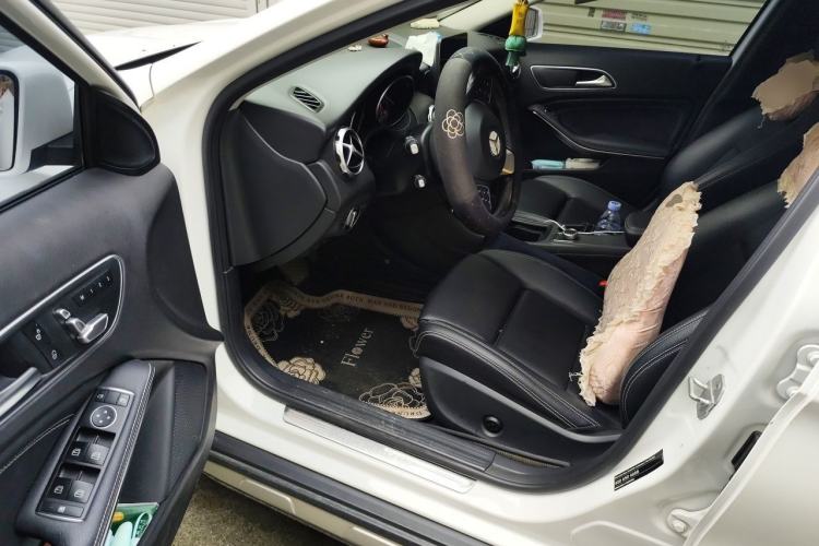 Used Mercedes-Benz GLA 2017 GLA 200 Sport Edition Driver Seat