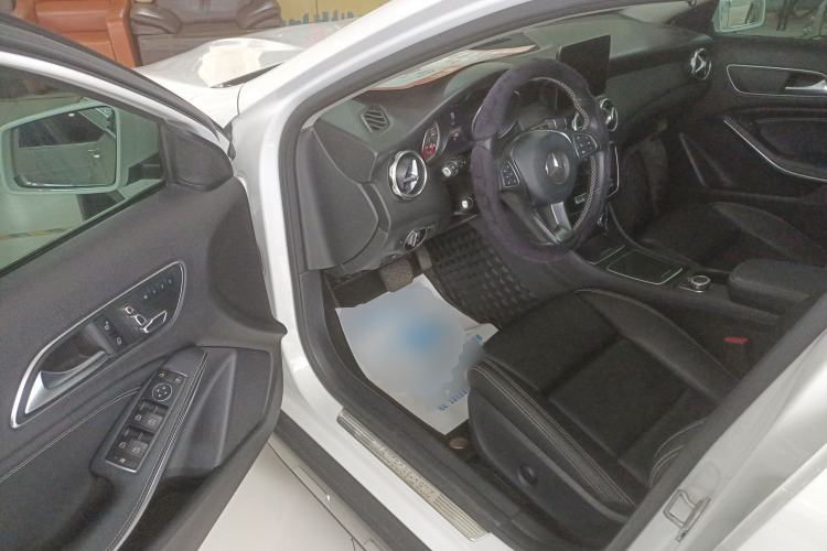 Used Mercedes-Benz GLA 2017 GLA 200 Sport Edition Driver Seat