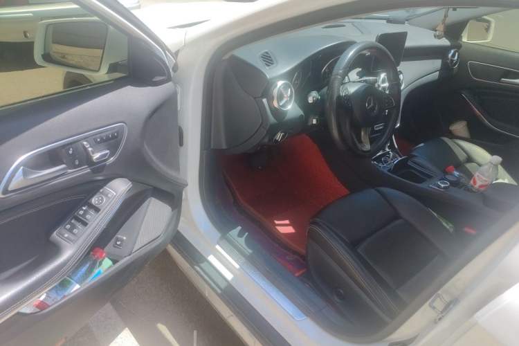 Used Mercedes-Benz GLA 2017 GLA 200 Sport Edition Driver Seat