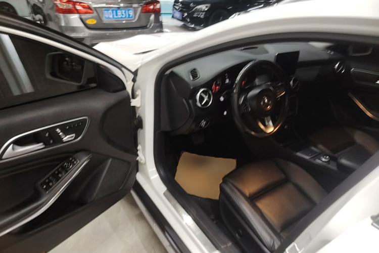 Used Mercedes-Benz GLA 2017 GLA 200 Fashion Model Driver Seat