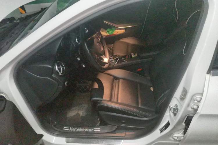Used Mercedes-Benz GLA 2017 GLA 200 Sport Edition Driver Seat
