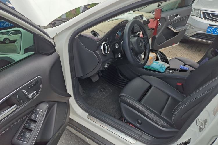 Used Mercedes-Benz GLA 2017 GLA 200 Sport Edition Driver Seat