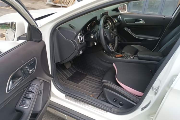 Used Mercedes-Benz GLA 2017 GLA 200 Fashion Model Driver Seat