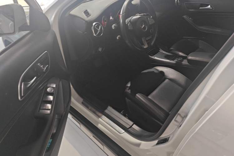 Used Mercedes-Benz GLA 2017 GLA 200 Fashion Model Driver Seat