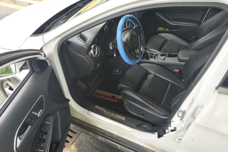 Used Mercedes-Benz GLA 2017 GLA 200 Sport Edition Driver Seat