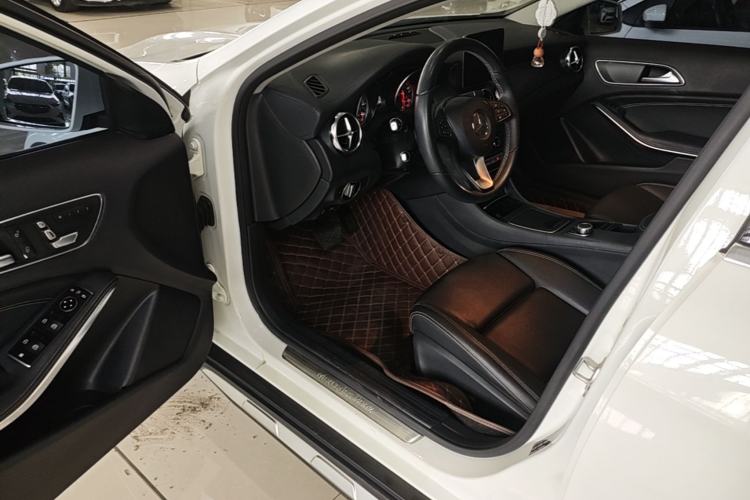 Used Mercedes-Benz GLA 2017 GLA 200 Fashion Model Driver Seat
